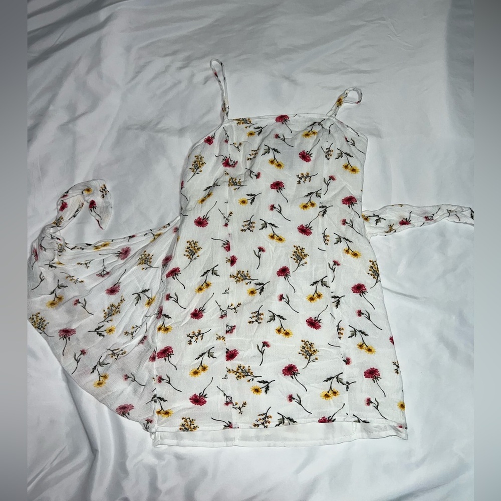 Forever 21 White Floral Wrap Dress - Picture 2 of 6